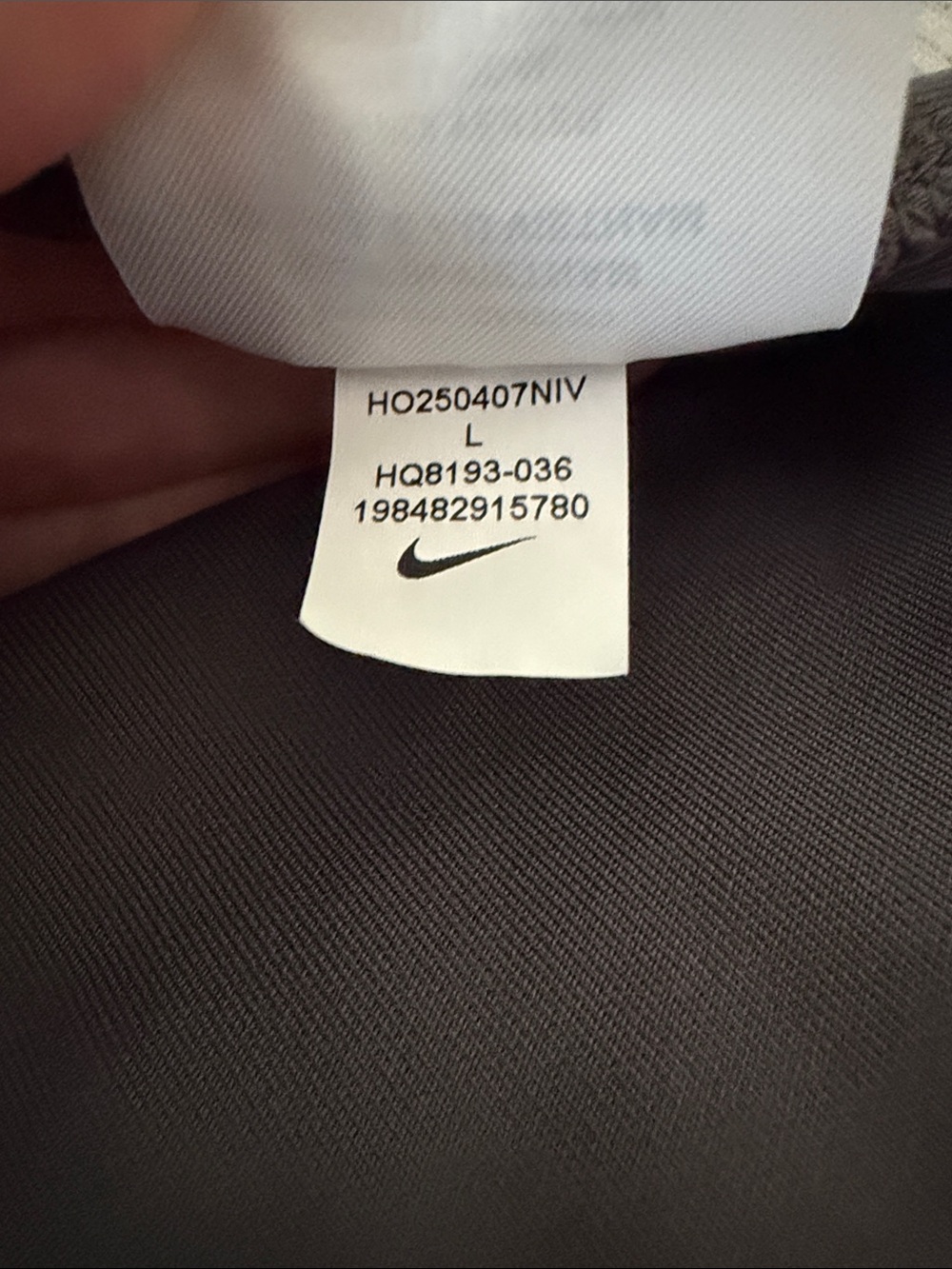 NEW Nike 24.7 ImpossiblySoft Oversized Top - Nike Run Roadrunner Graphic - Picture 9 of 12